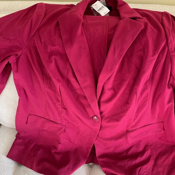 Lane Bryant Jackets & Blazers - Size 18. Women’s casual blazer from Lane Bryant. NWT